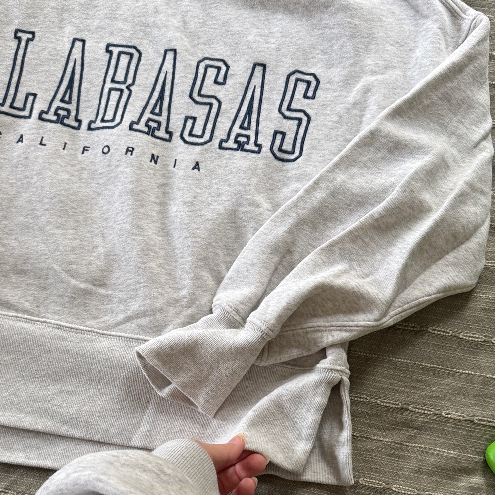 Abercrombie & Fitch Boxy Light Gray Calabasas Sweater - Picture 3 of 5